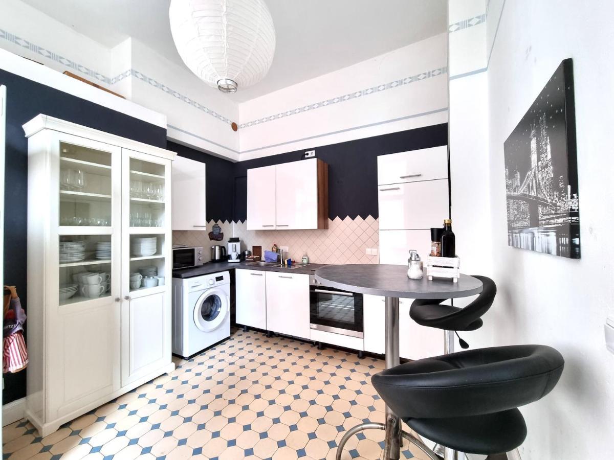האמלן Charysma - Jugendstil Trifft Moderne, Schlafzimmer Mit Smart-Tv, Tischfussball, Darts, Parkplatz מראה חיצוני תמונה