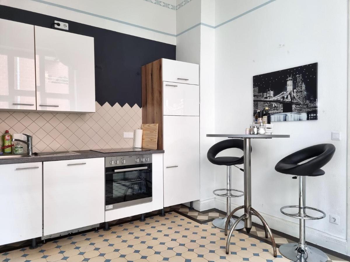 האמלן Charysma - Jugendstil Trifft Moderne, Schlafzimmer Mit Smart-Tv, Tischfussball, Darts, Parkplatz מראה חיצוני תמונה